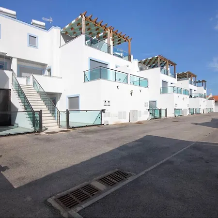 Numar A E Apartment *