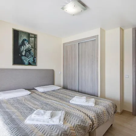 Apartment Numar A E